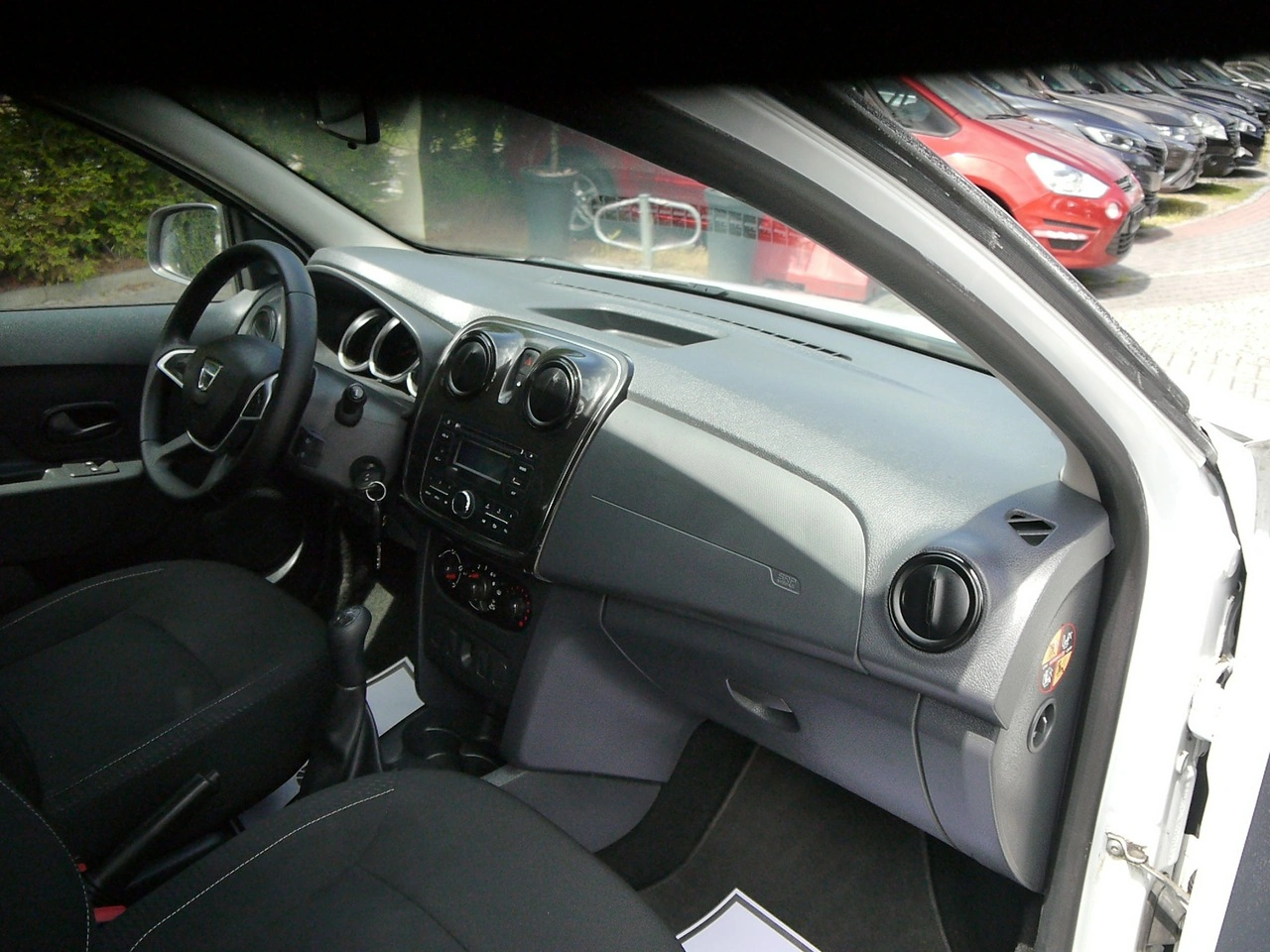 Dacia Sandero - Zdjęcie 13