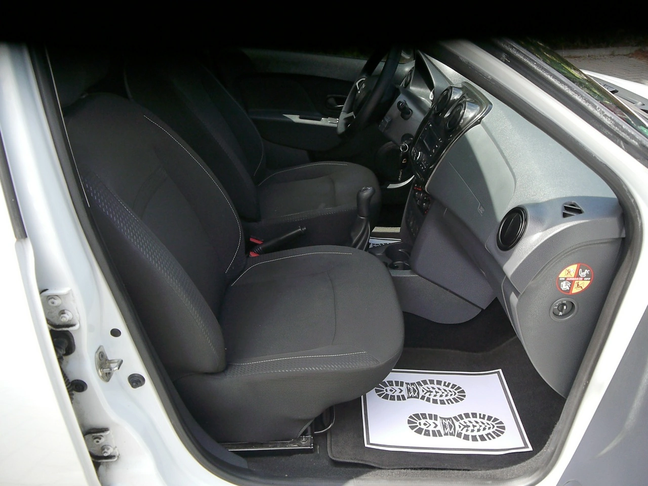 Dacia Sandero - Zdjęcie 19