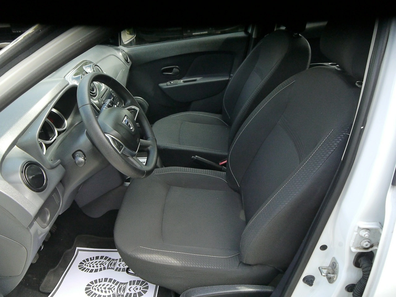 Dacia Sandero - Zdjęcie 18