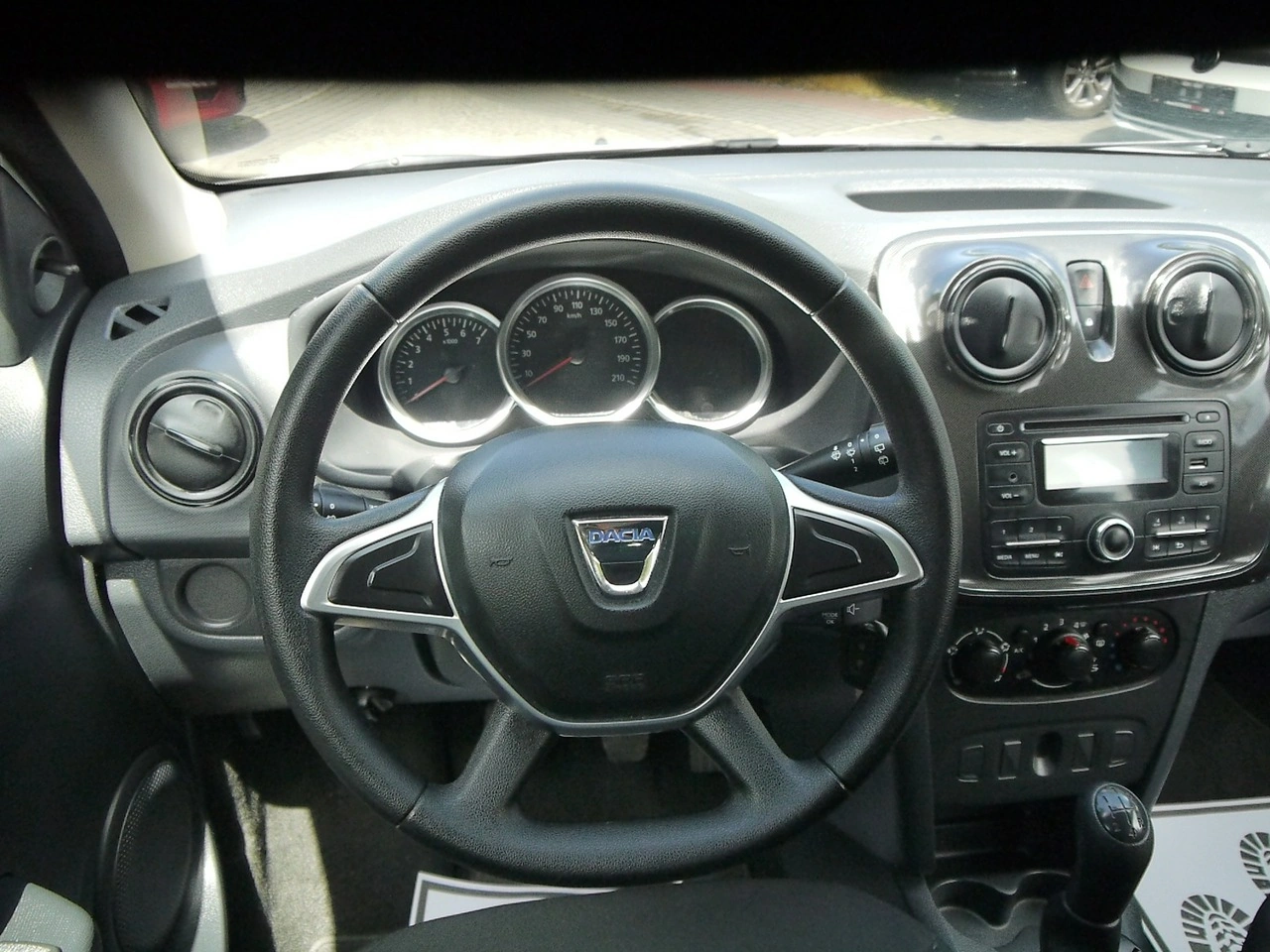 Dacia Sandero - Zdjęcie 14