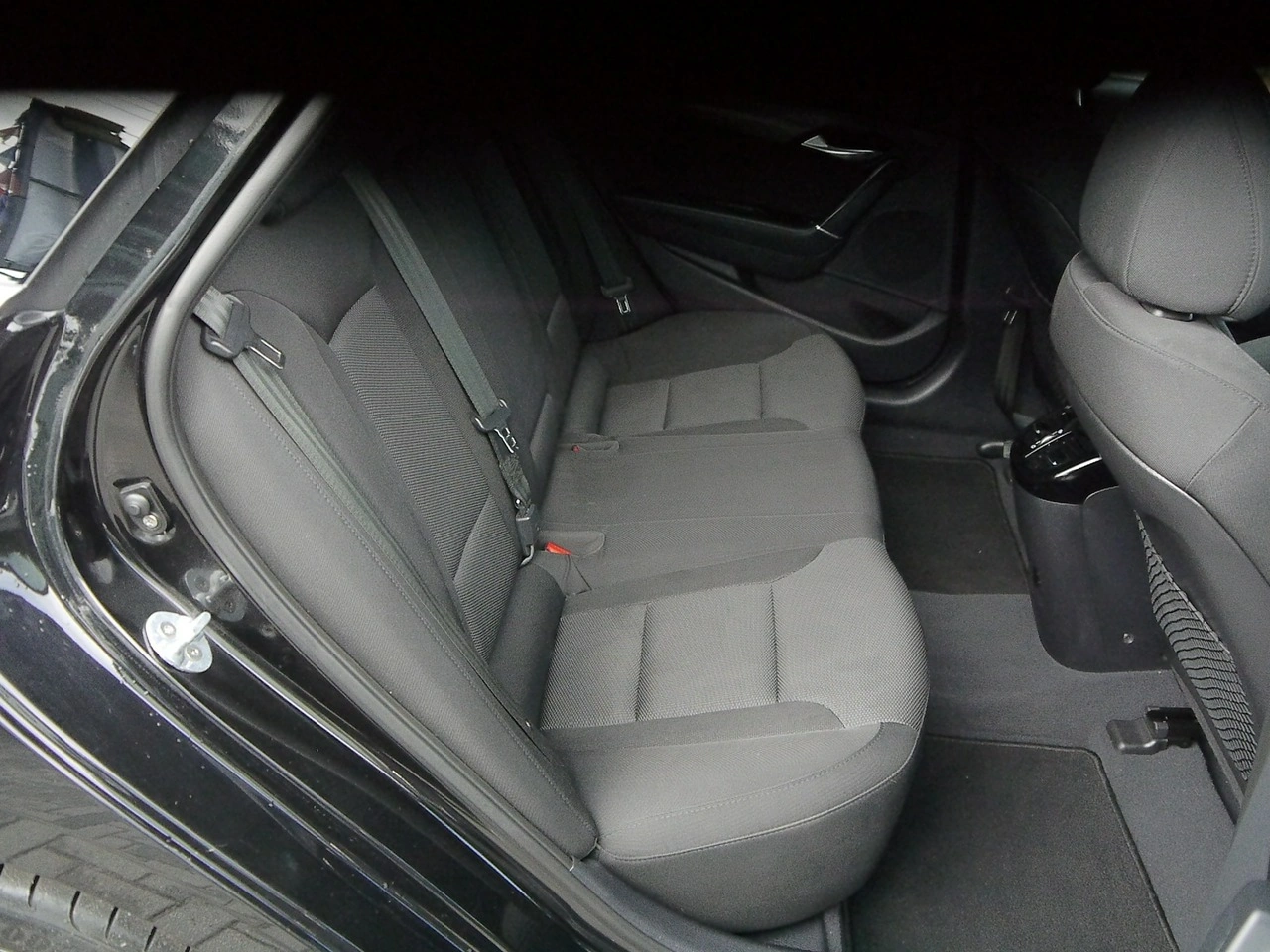 Hyundai i40 - Zdjęcie 23