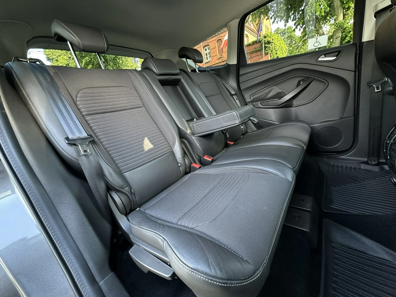 Ford Kuga - Zdjęcie 9