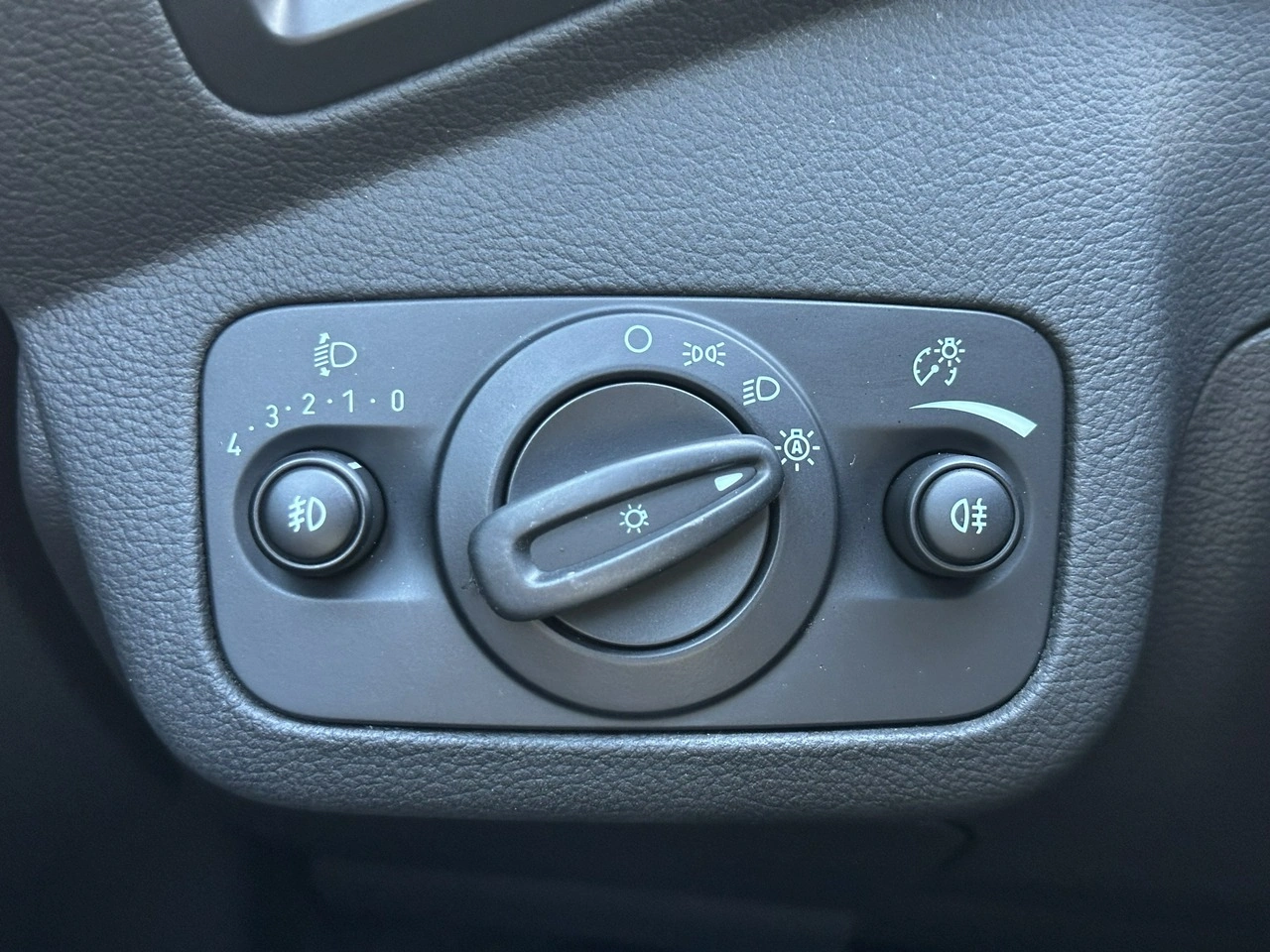 Ford Kuga - Zdjęcie 36