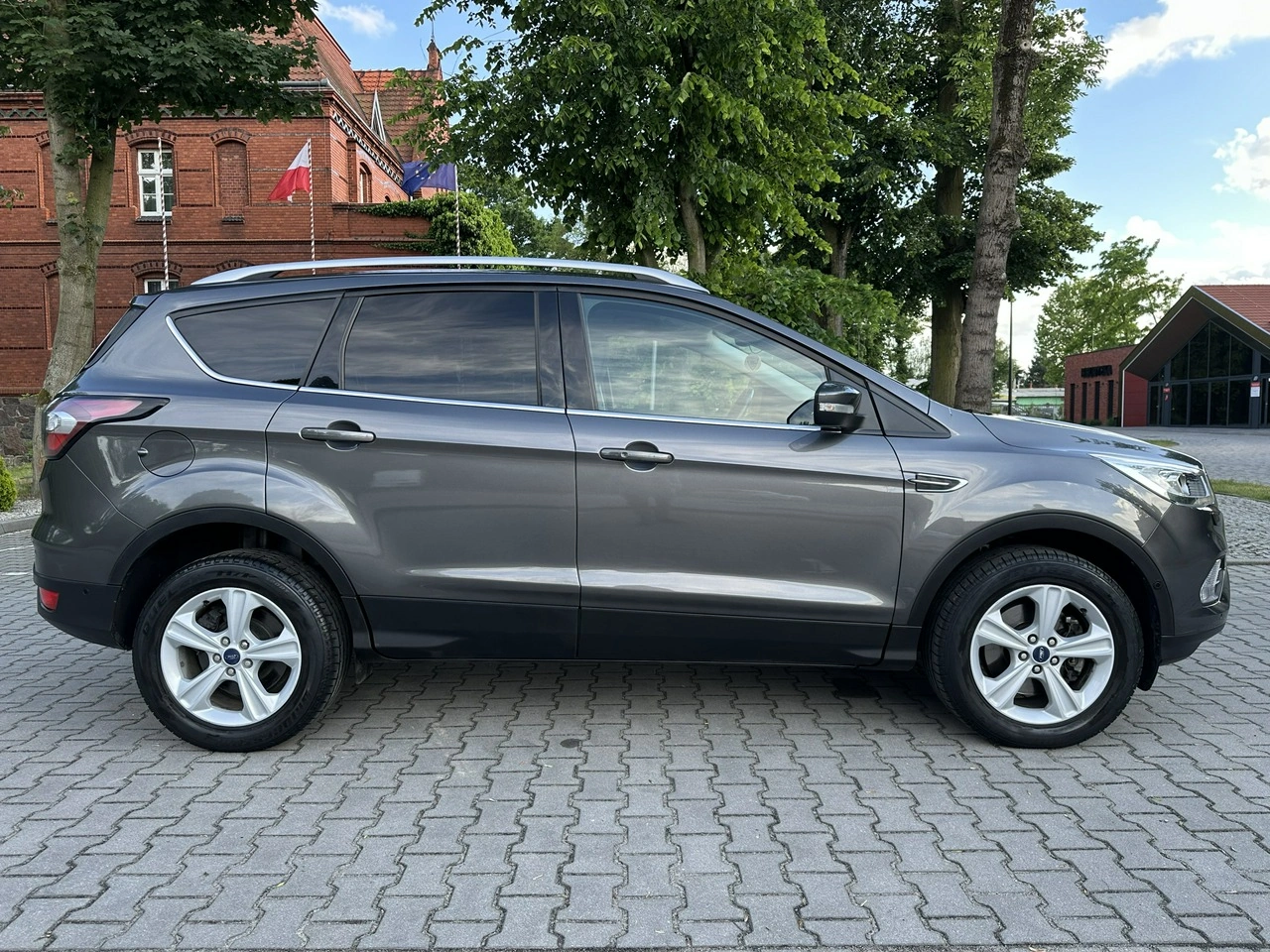 Ford Kuga - Zdjęcie 4