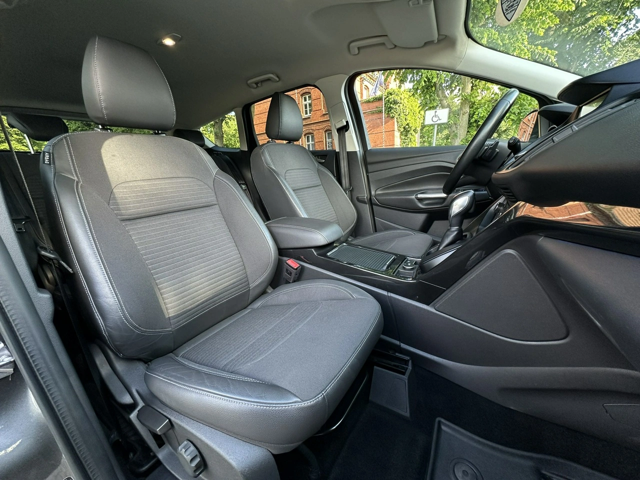 Ford Kuga - Zdjęcie 8