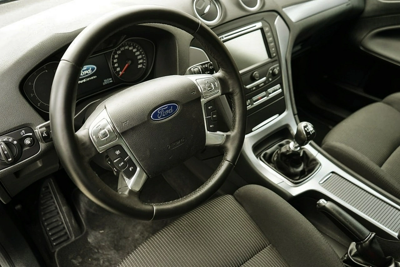 Ford Mondeo - Zdjęcie 22