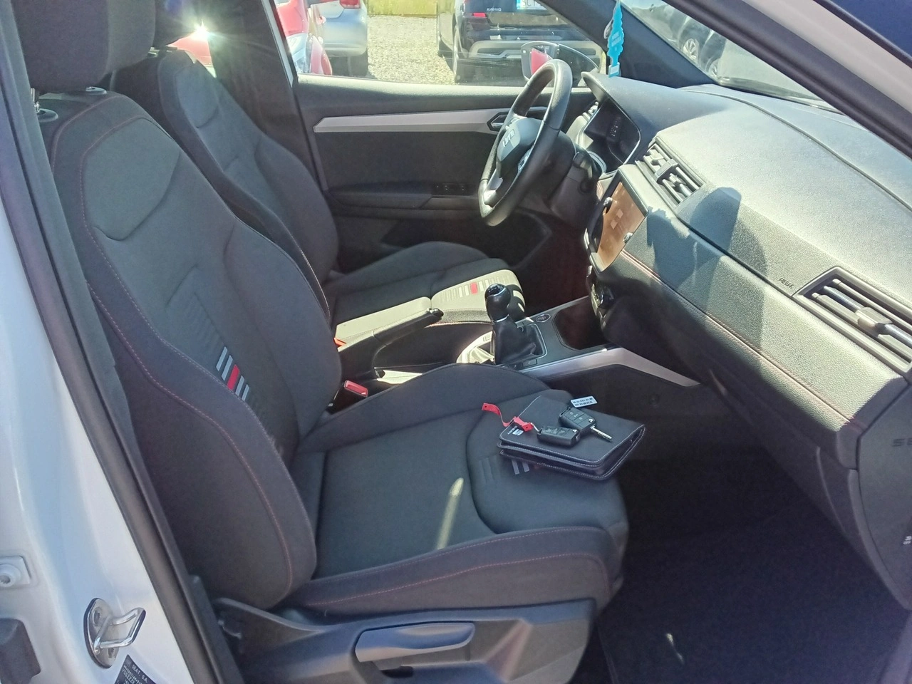 Seat Arona - Zdjęcie 11