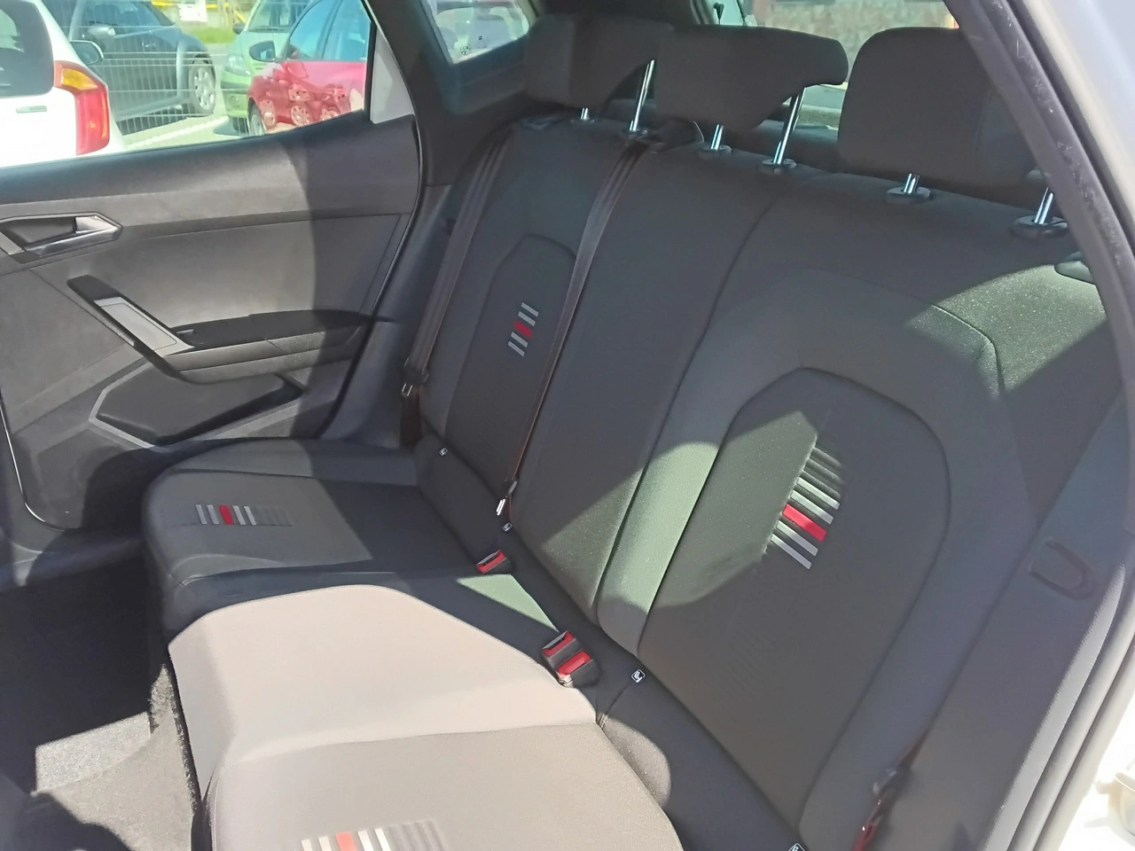 Seat Arona - Zdjęcie 12