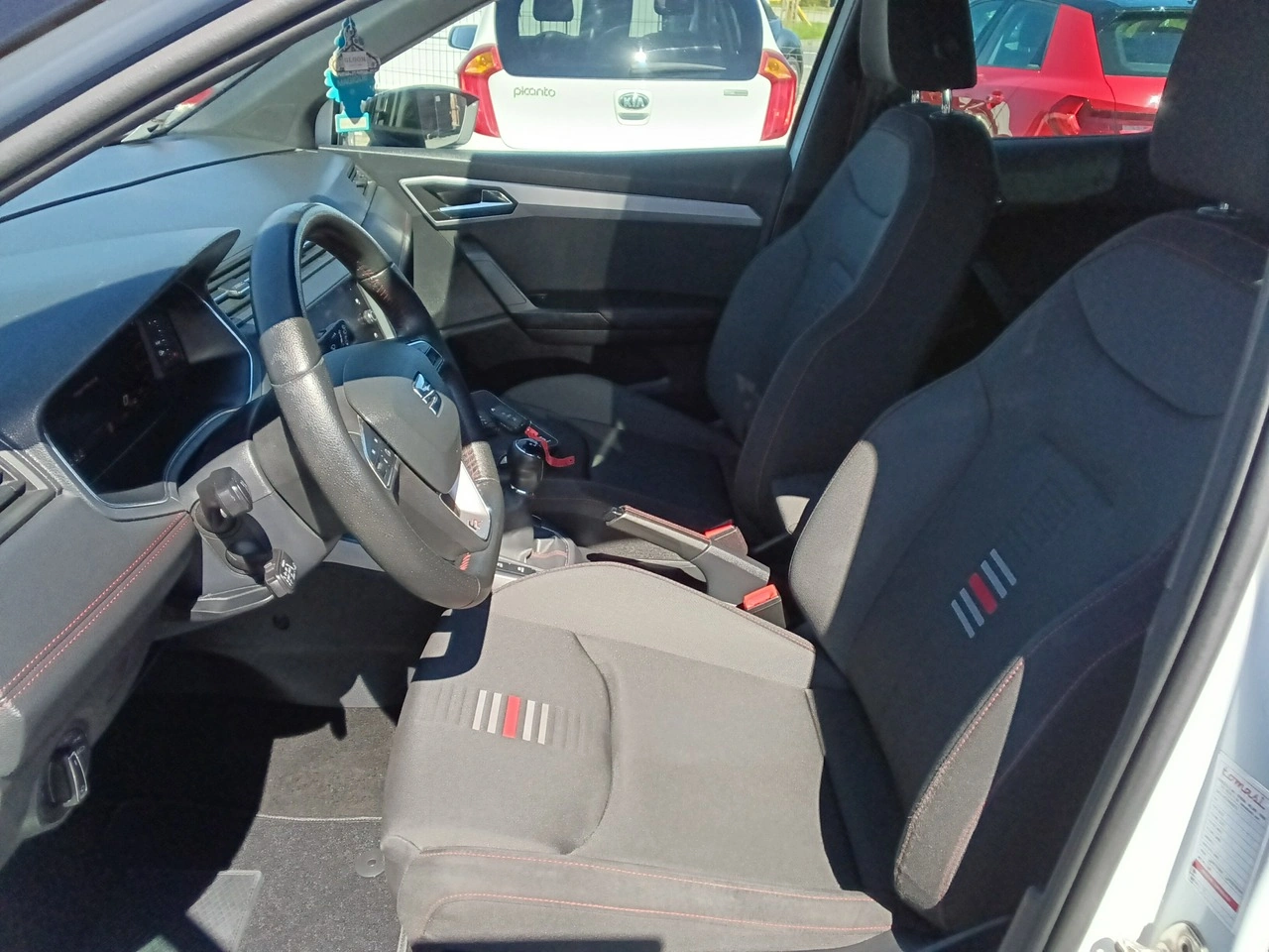 Seat Arona - Zdjęcie 14