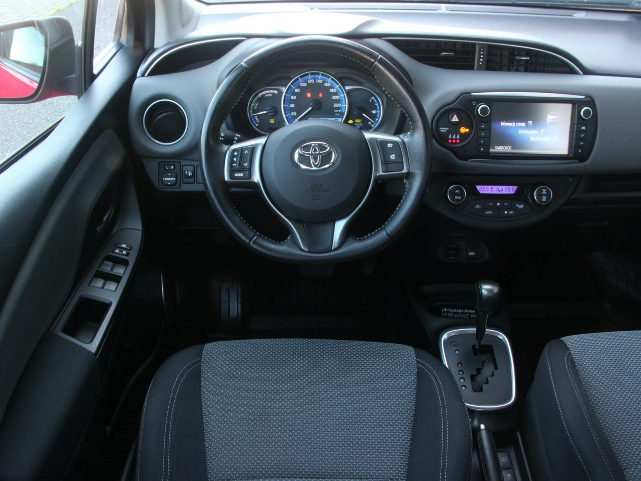 Toyota Yaris - Zdjęcie 15