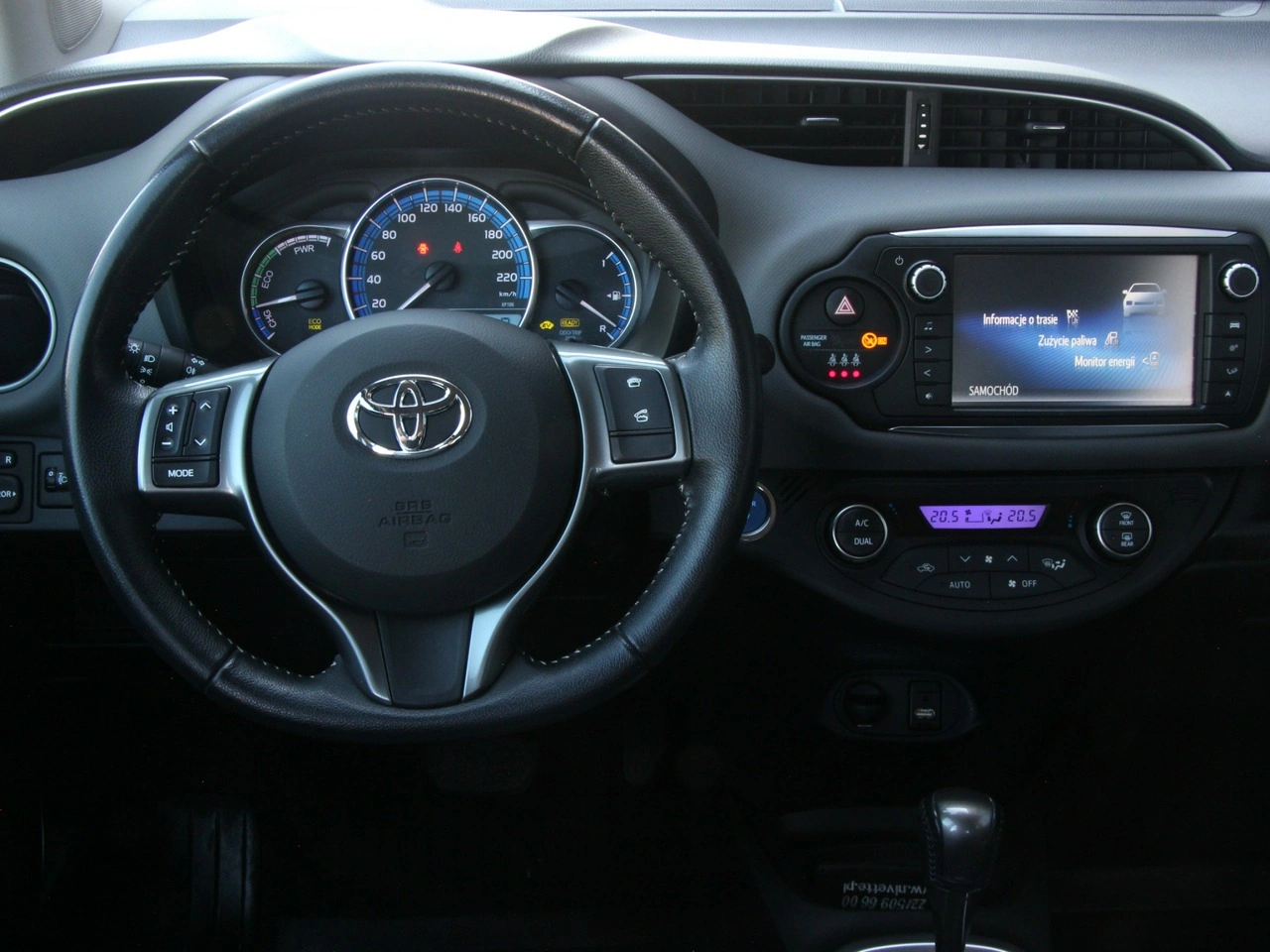 Toyota Yaris - Zdjęcie 16