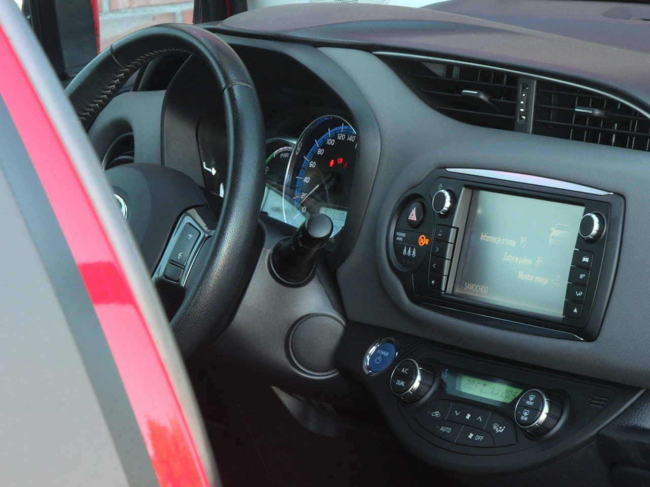 Toyota Yaris - Zdjęcie 29