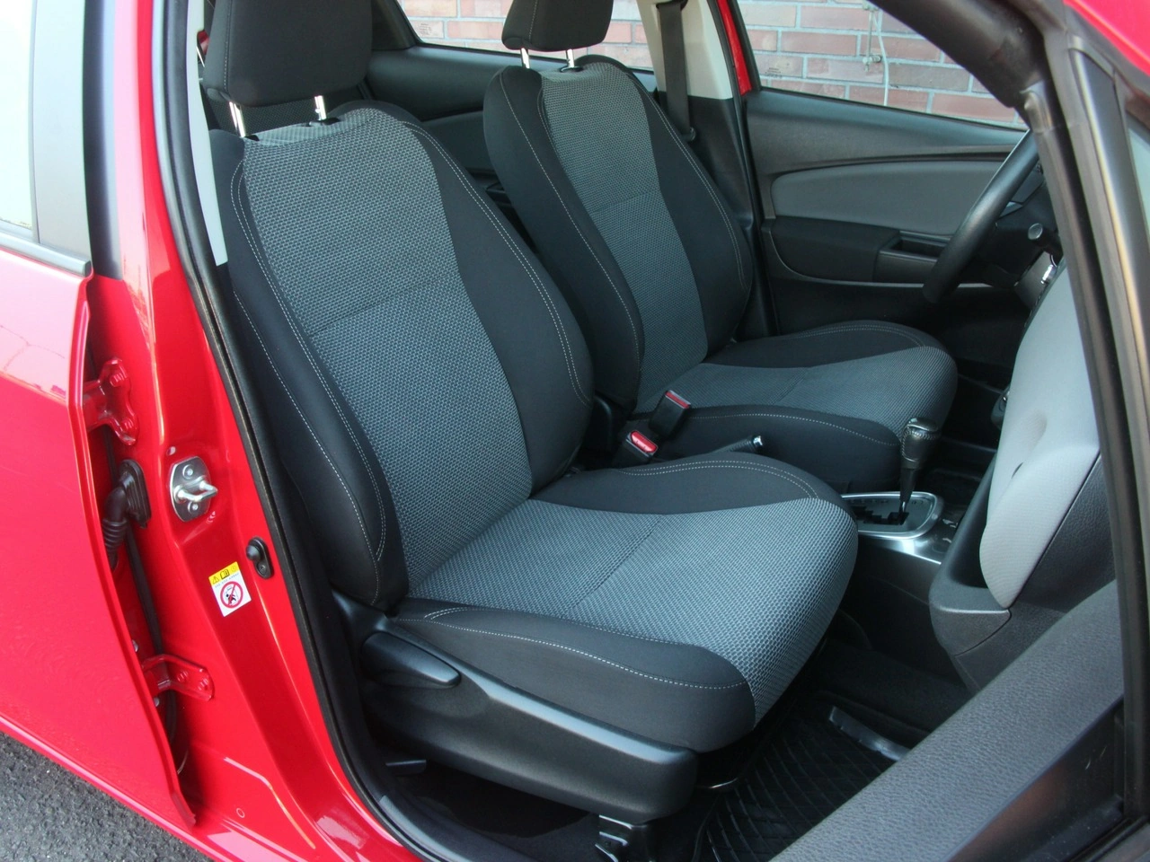 Toyota Yaris - Zdjęcie 41