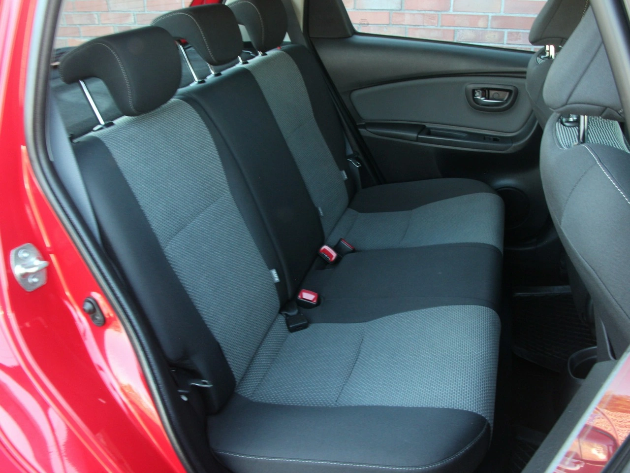 Toyota Yaris - Zdjęcie 43