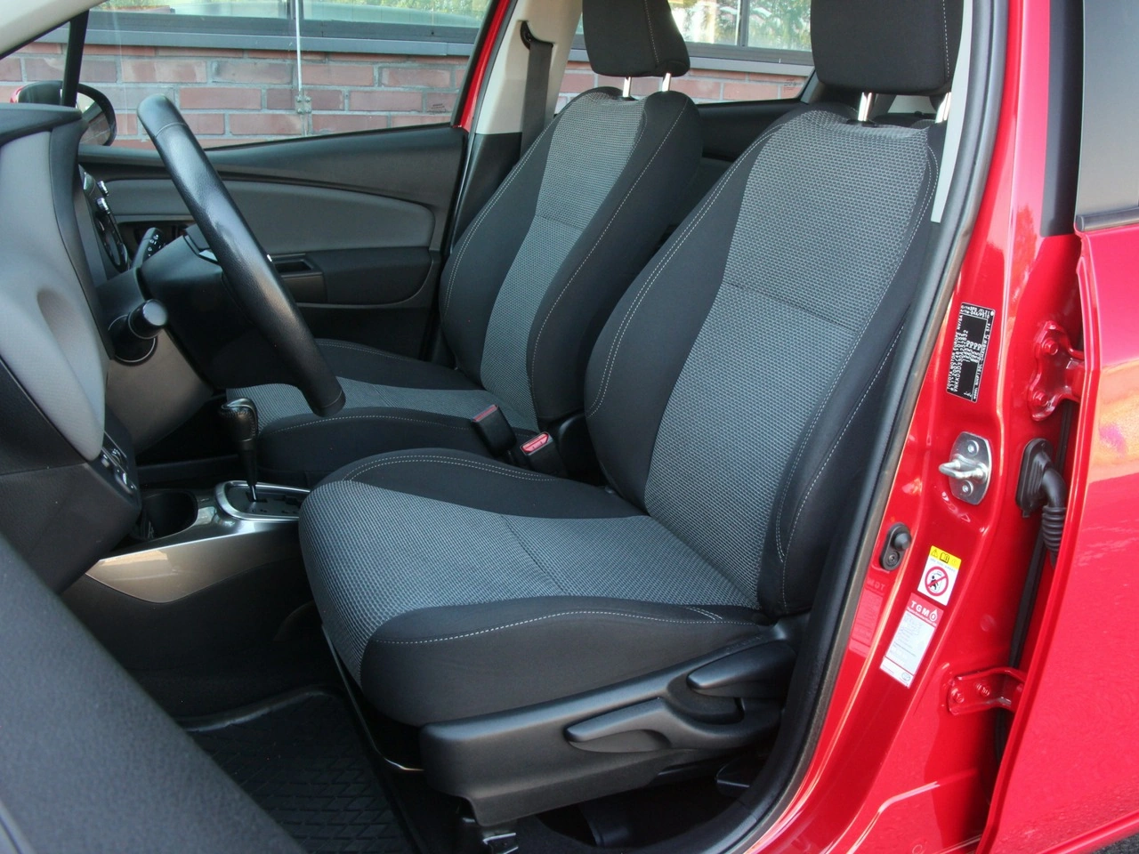 Toyota Yaris - Zdjęcie 7