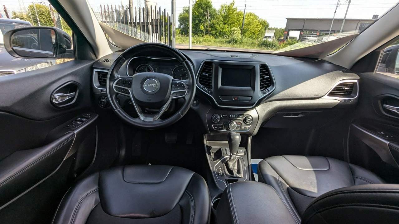 Jeep Cherokee - Zdjęcie 19
