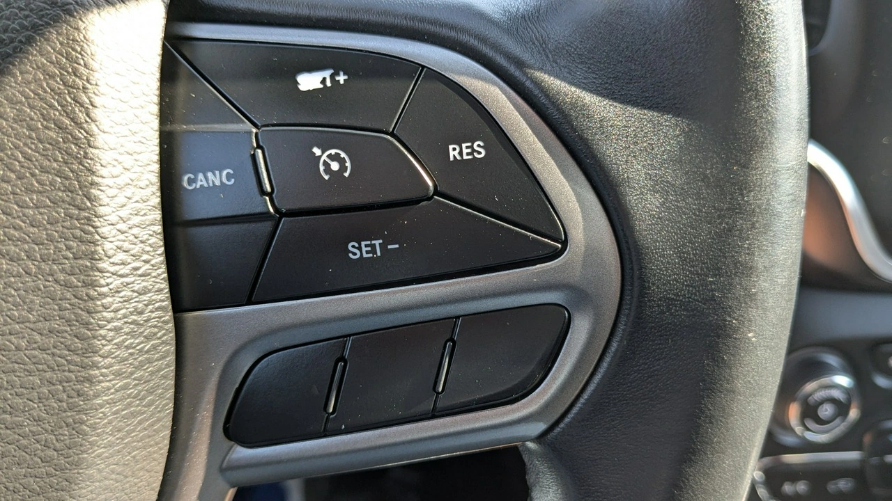 Jeep Cherokee - Zdjęcie 30