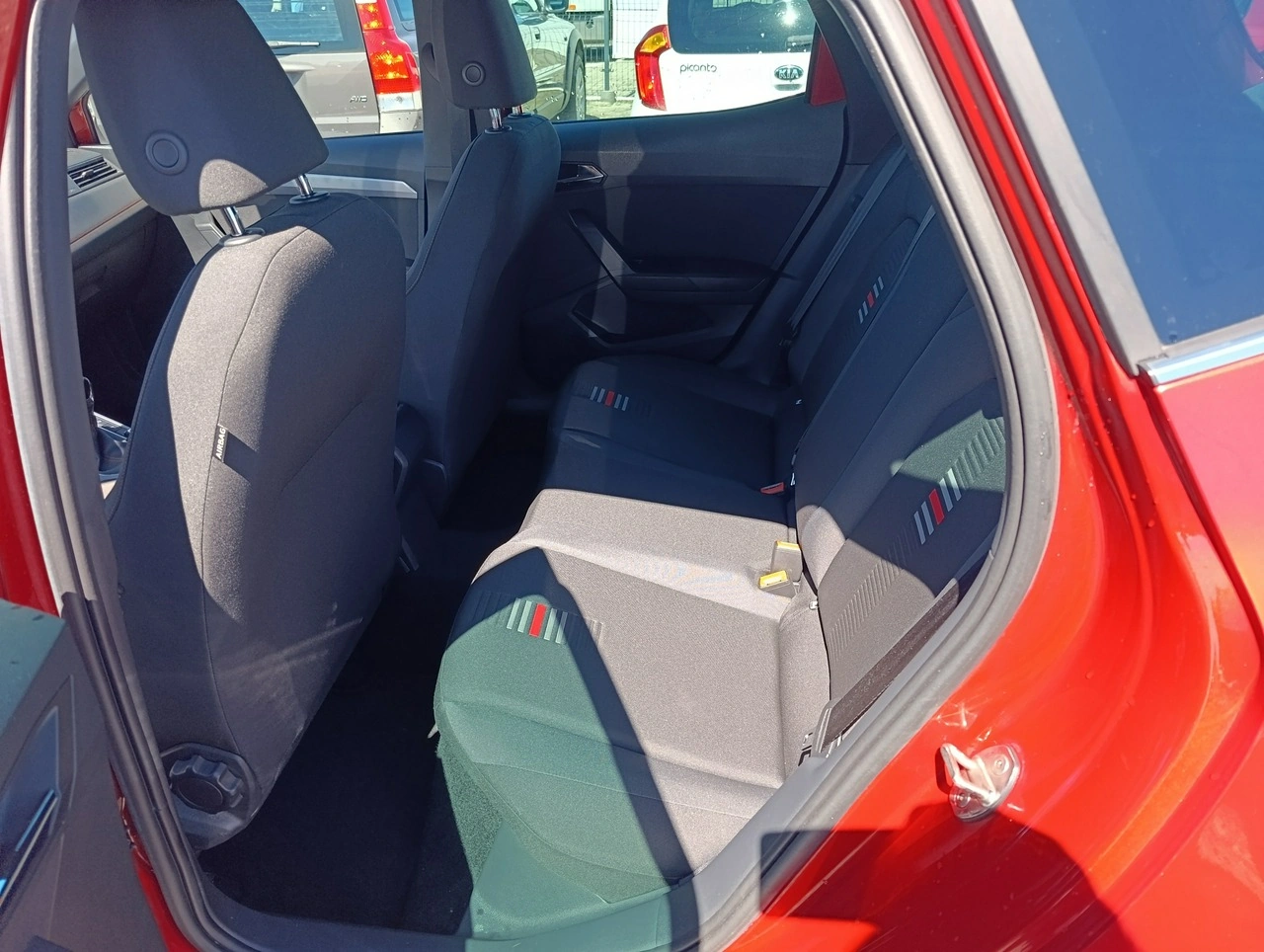 Seat Arona - Zdjęcie 11