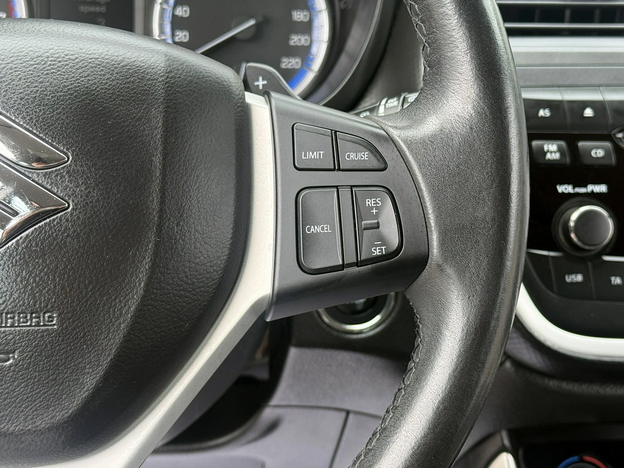 Suzuki SX4 S-Cross - Zdjęcie 15