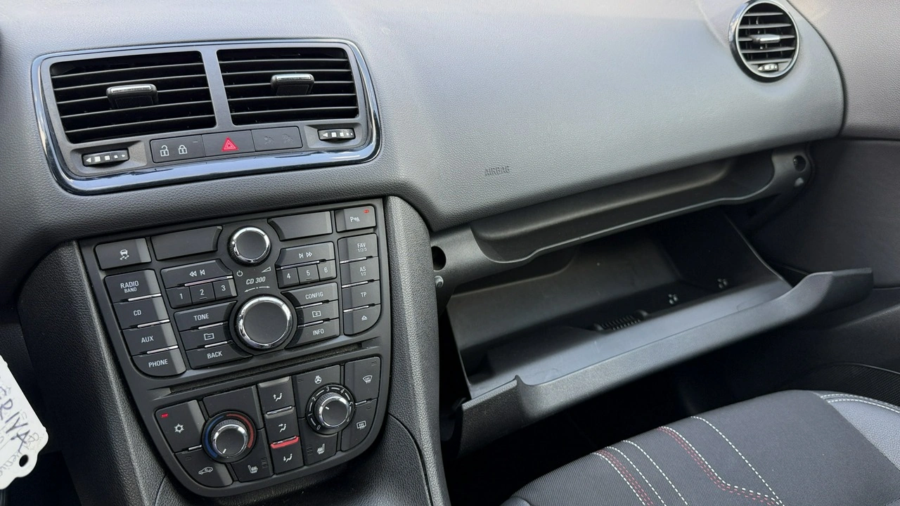 Opel Meriva - Zdjęcie 35