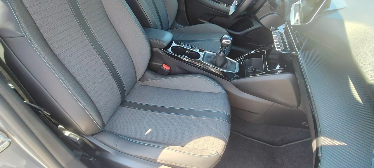 Peugeot 208 - Zdjęcie 11