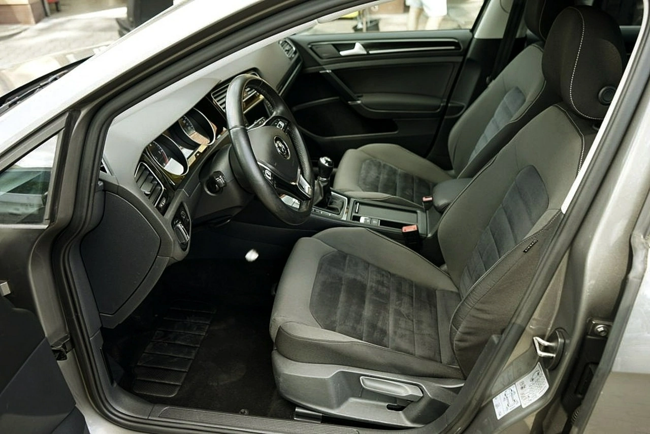 Volkswagen Golf - Zdjęcie 13