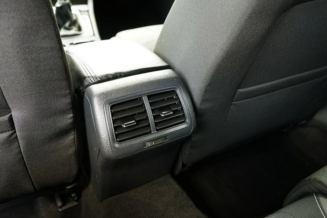 Volkswagen Golf - Zdjęcie 19