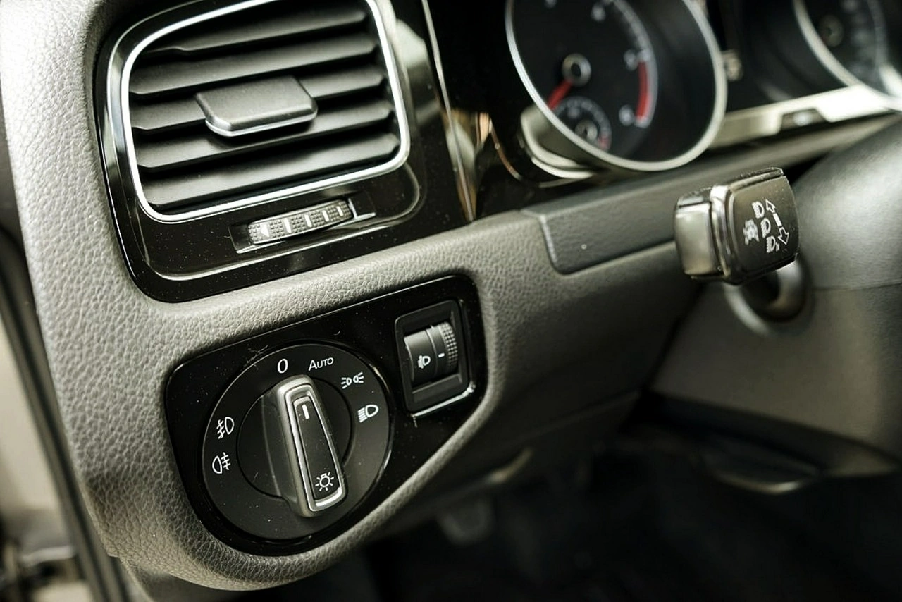 Volkswagen Golf - Zdjęcie 20