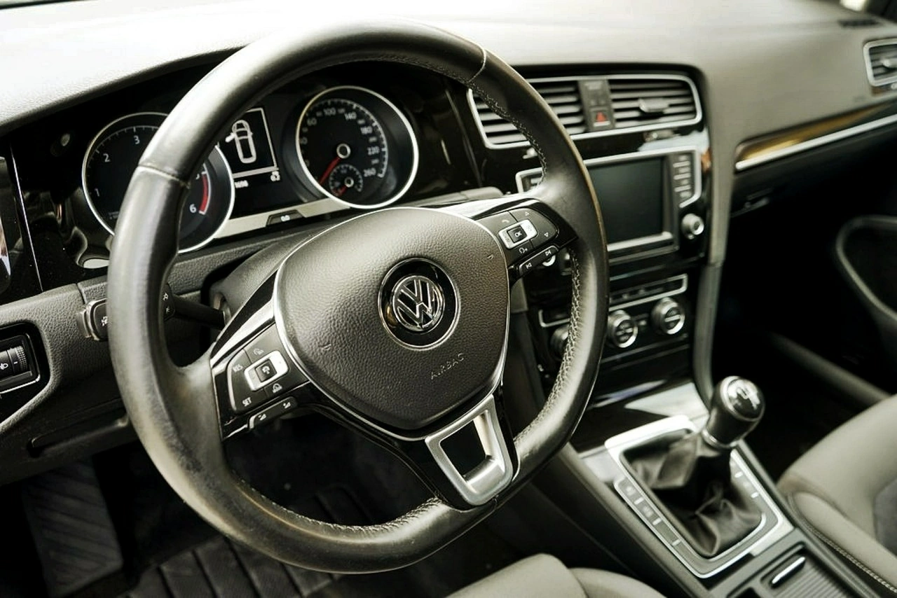 Volkswagen Golf - Zdjęcie 21