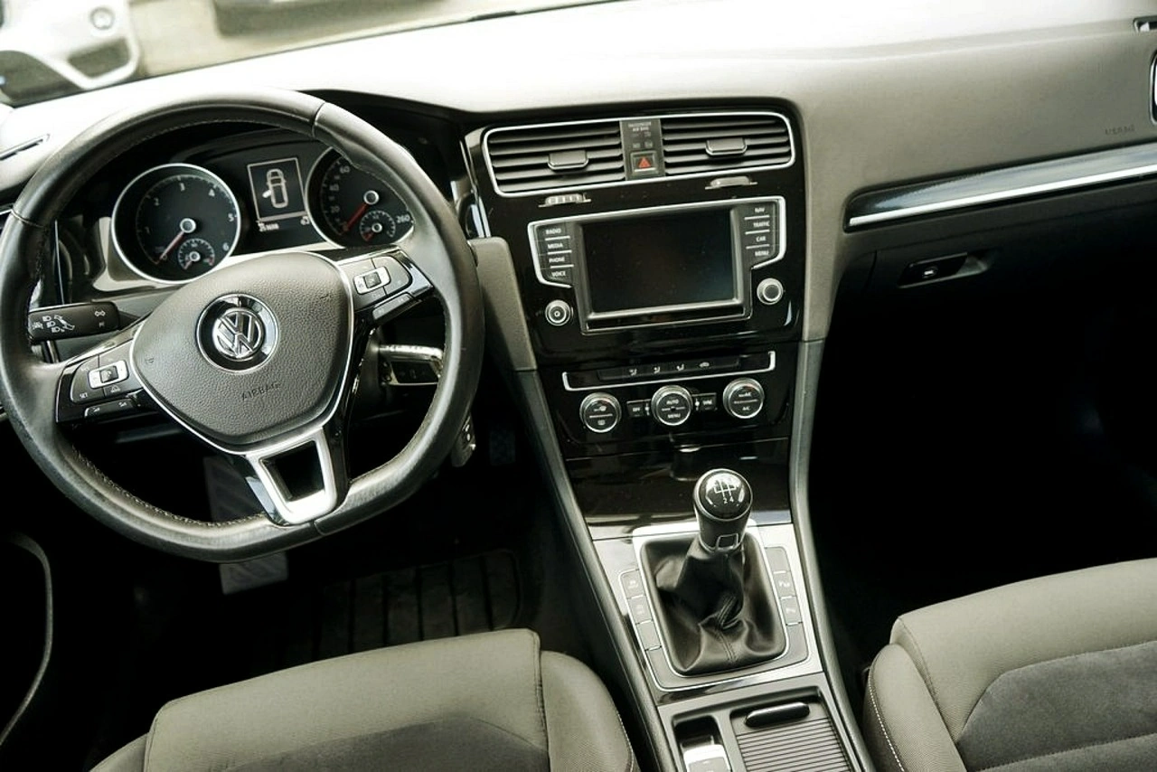 Volkswagen Golf - Zdjęcie 22