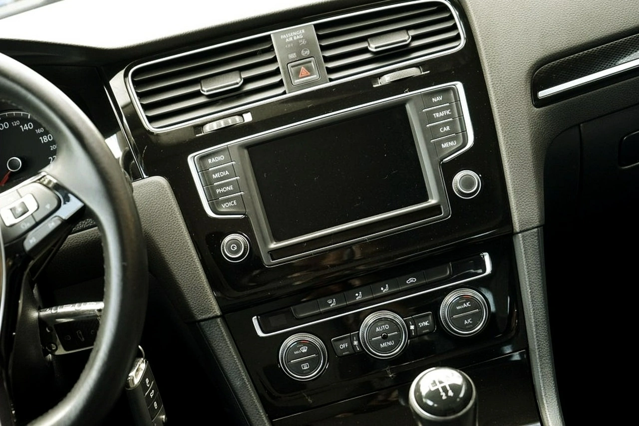 Volkswagen Golf - Zdjęcie 23