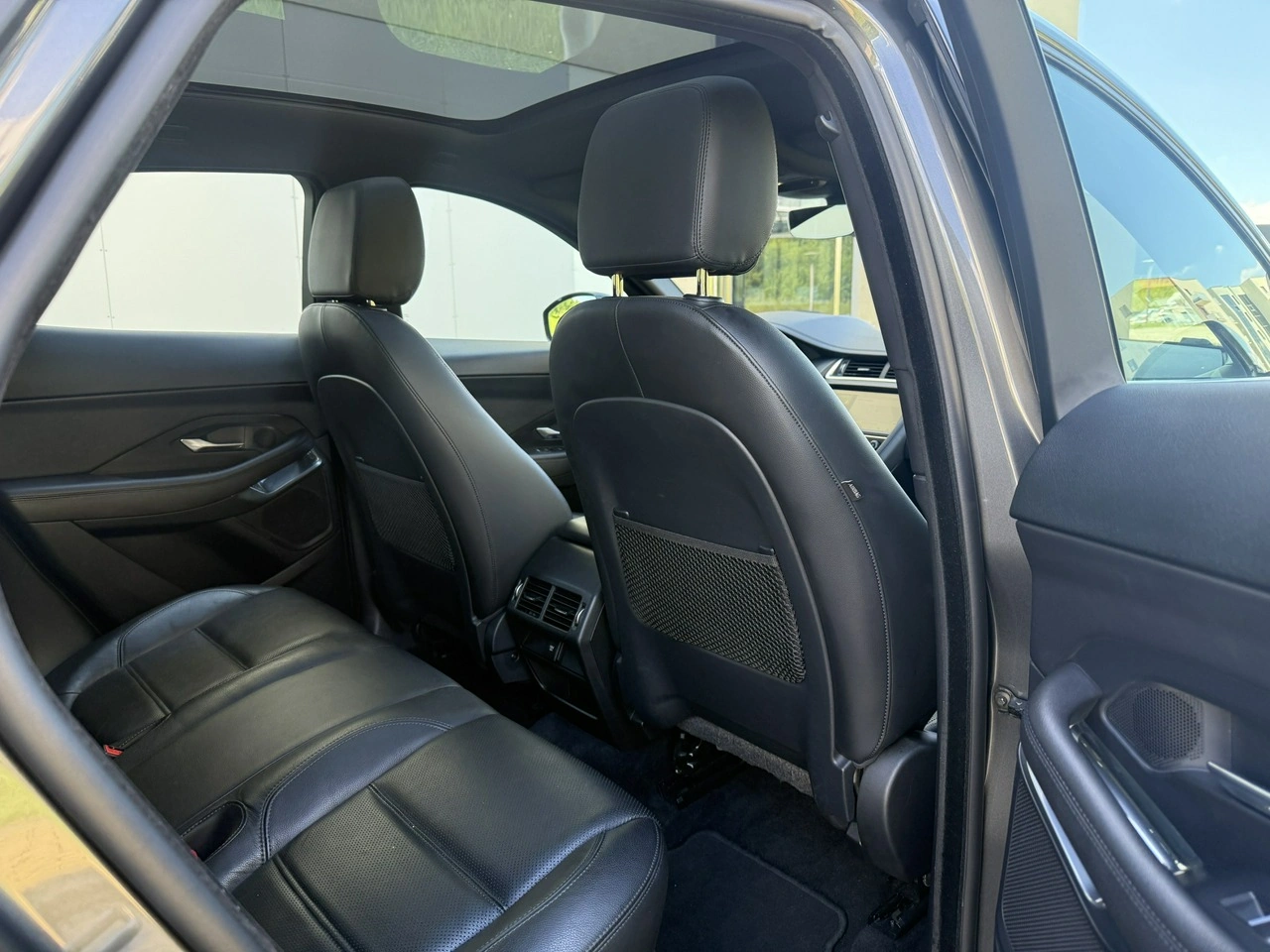 Jaguar E-Pace - Zdjęcie 9