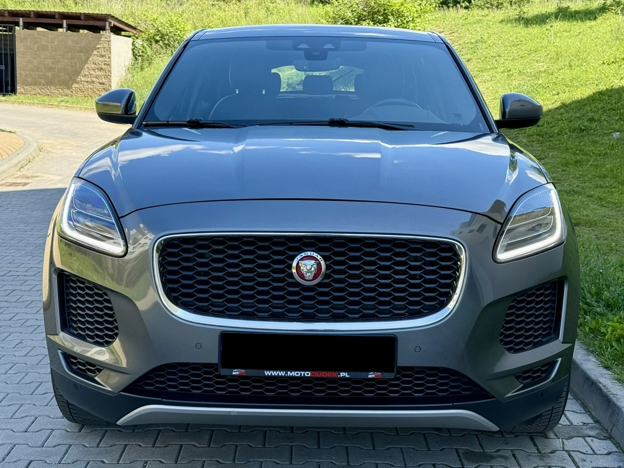 Jaguar E-Pace - Zdjęcie 11