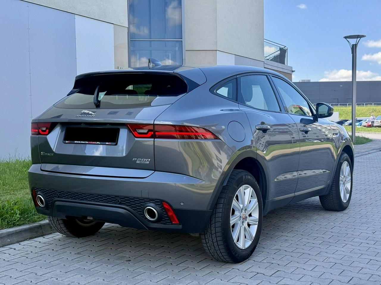 Jaguar E-Pace - Zdjęcie 15