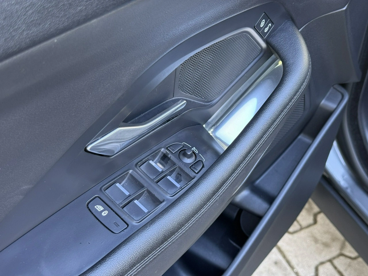 Jaguar E-Pace - Zdjęcie 23