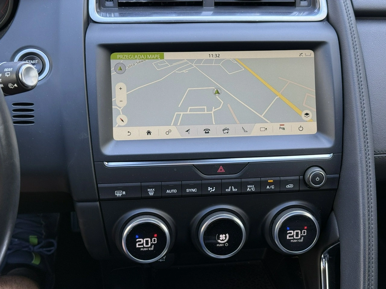 Jaguar E-Pace - Zdjęcie 30