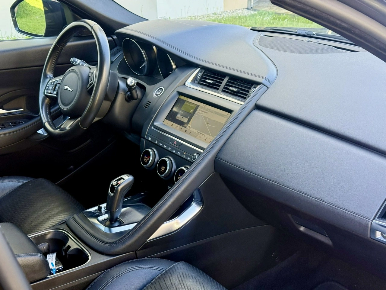 Jaguar E-Pace - Zdjęcie 6