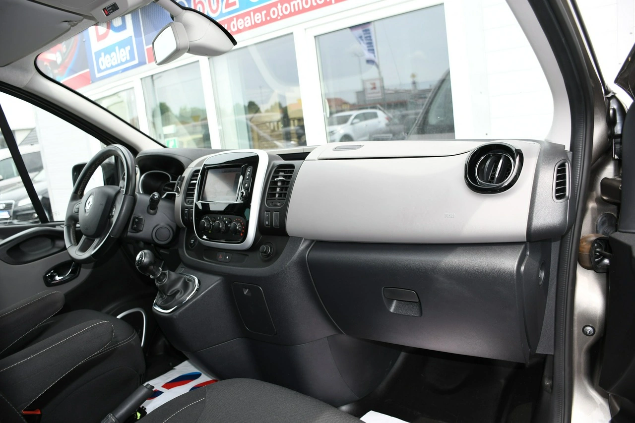 Renault Trafic - Zdjęcie 27