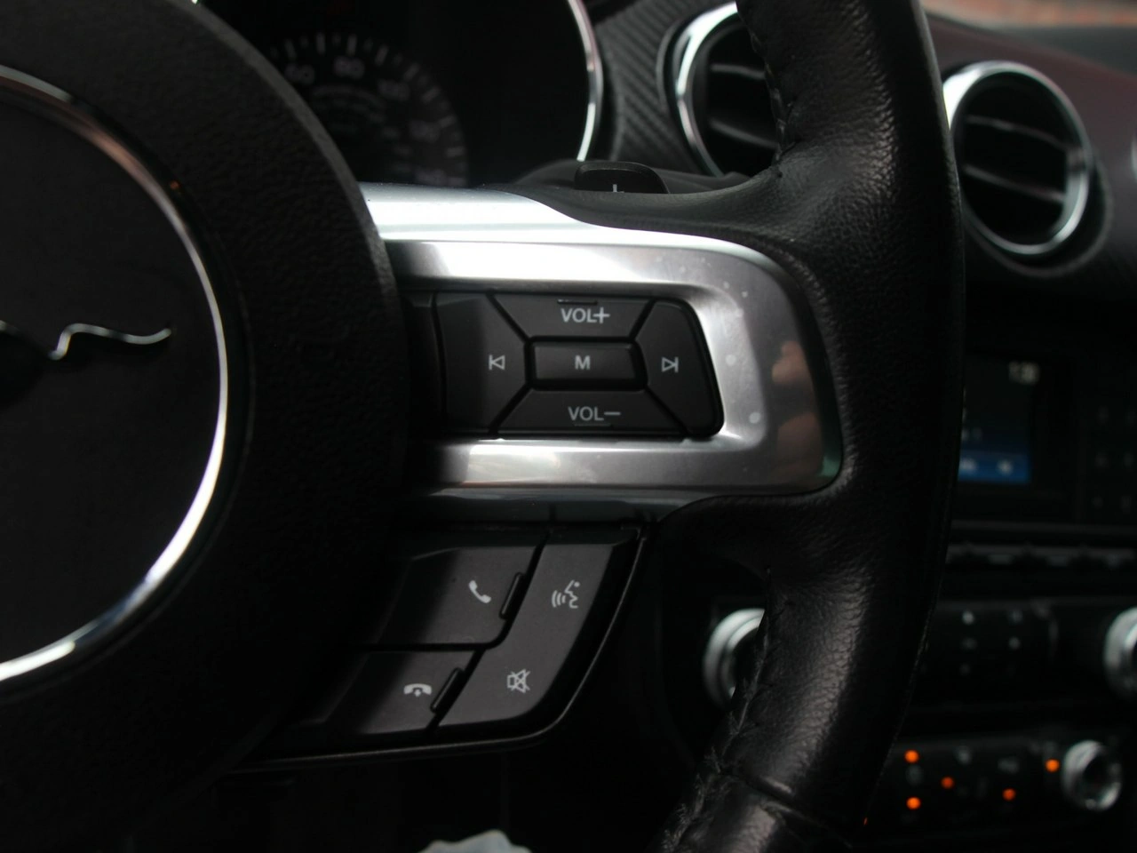 Ford Mustang - Zdjęcie 20