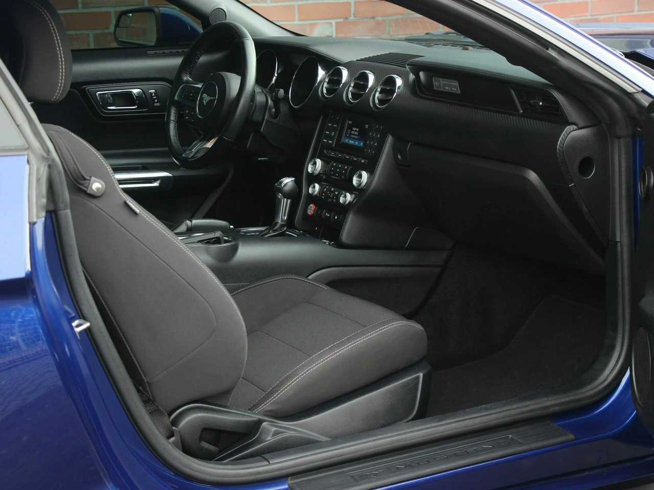 Ford Mustang - Zdjęcie 29