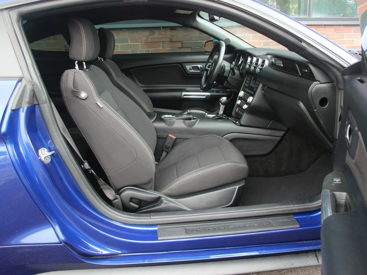 Ford Mustang - Zdjęcie 38