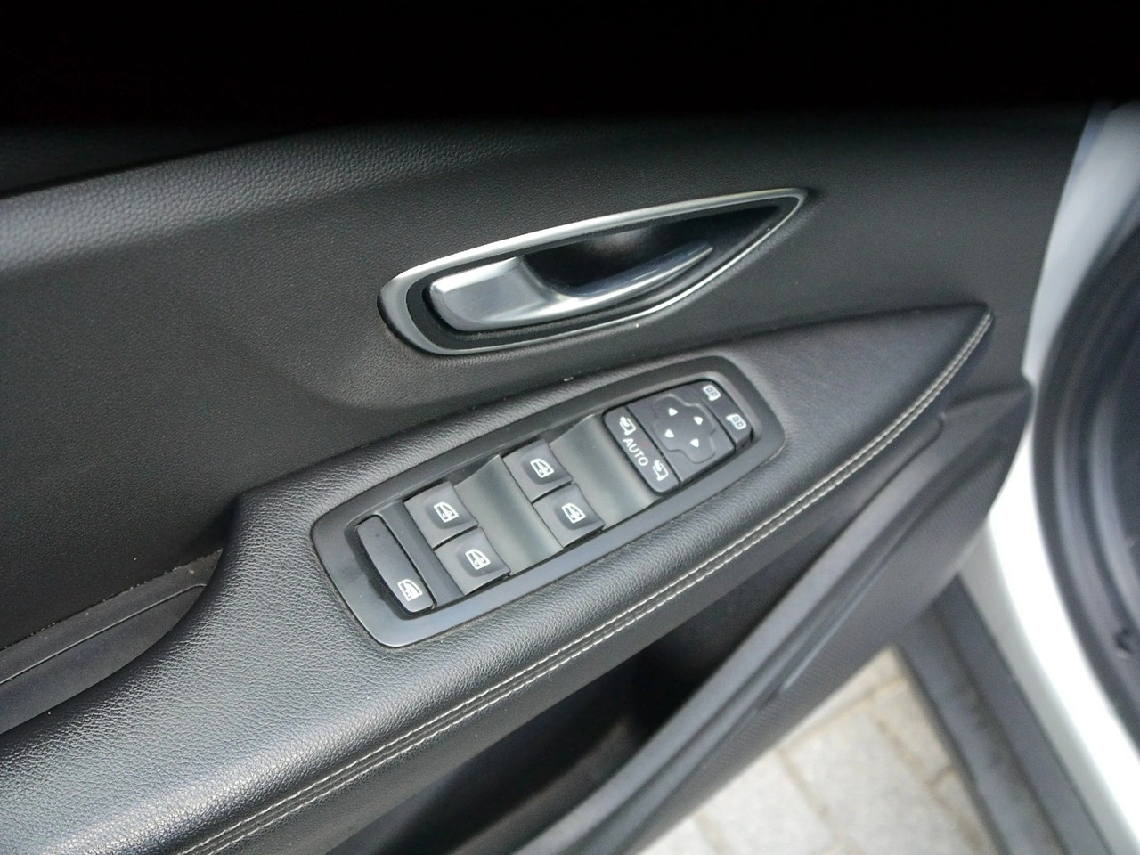Renault Scenic - Zdjęcie 16