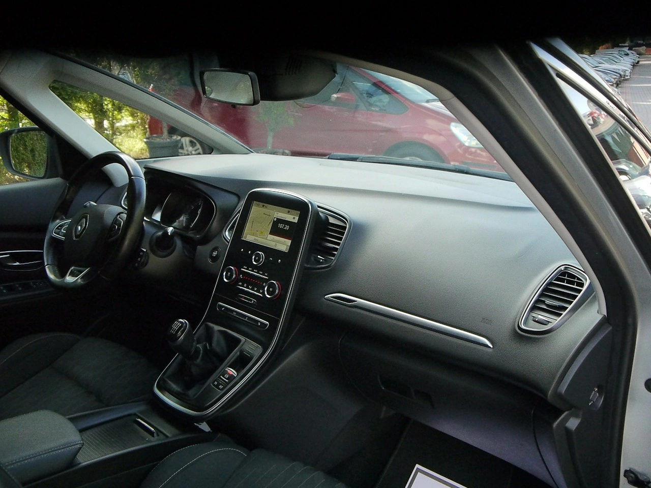 Renault Scenic - Zdjęcie 17