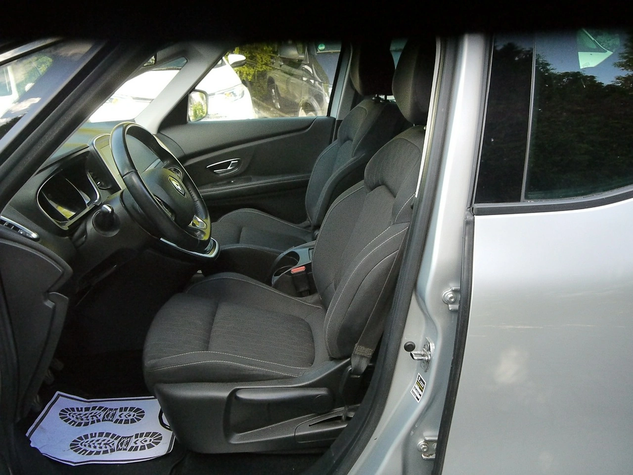 Renault Scenic - Zdjęcie 19