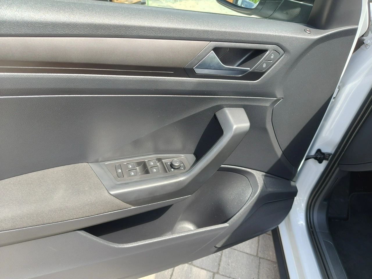 Volkswagen T-Roc - Zdjęcie 18