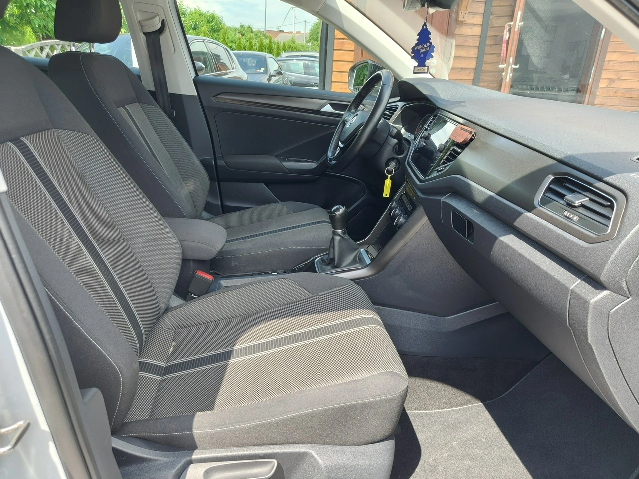 Volkswagen T-Roc - Zdjęcie 19