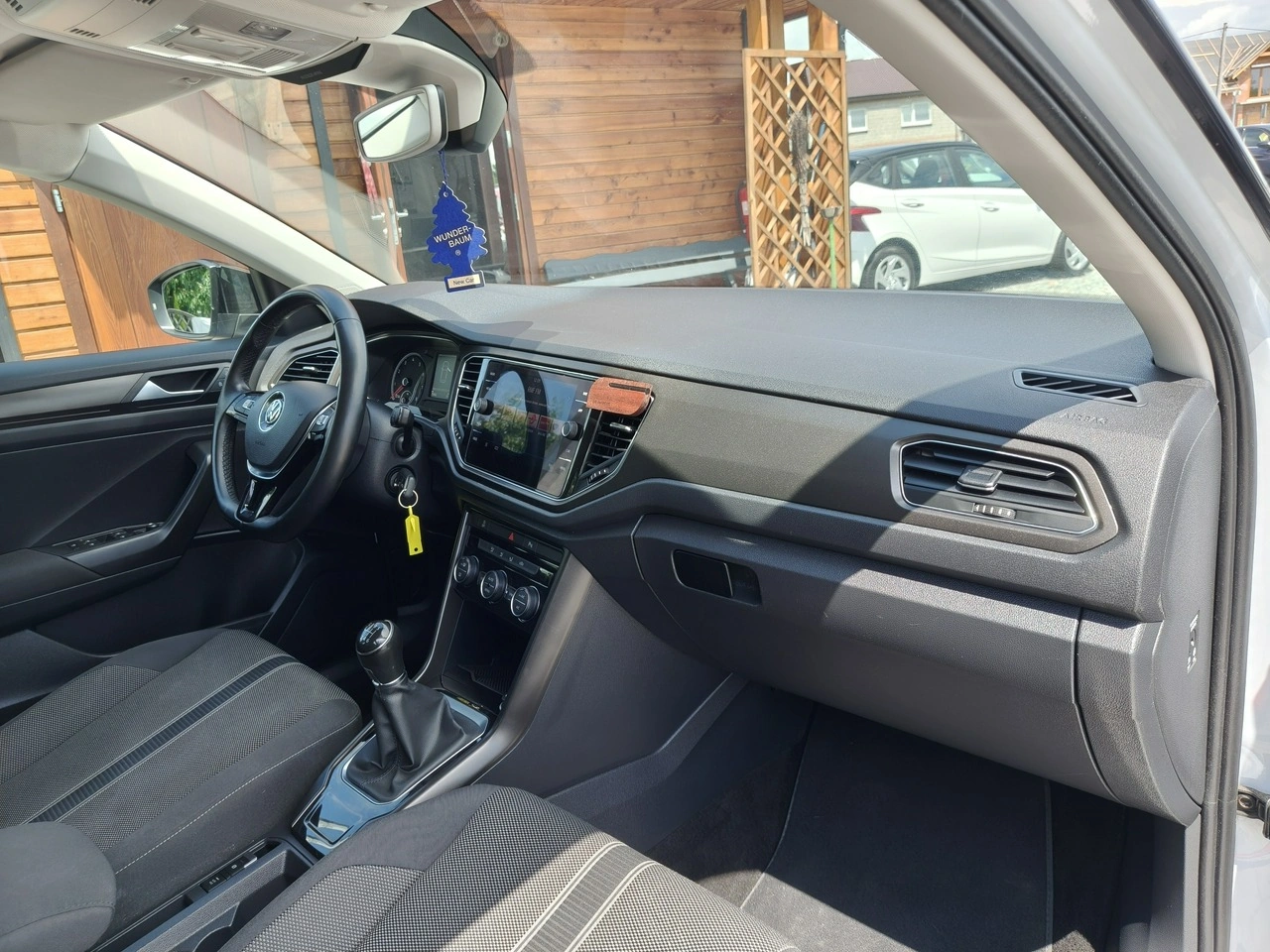Volkswagen T-Roc - Zdjęcie 21