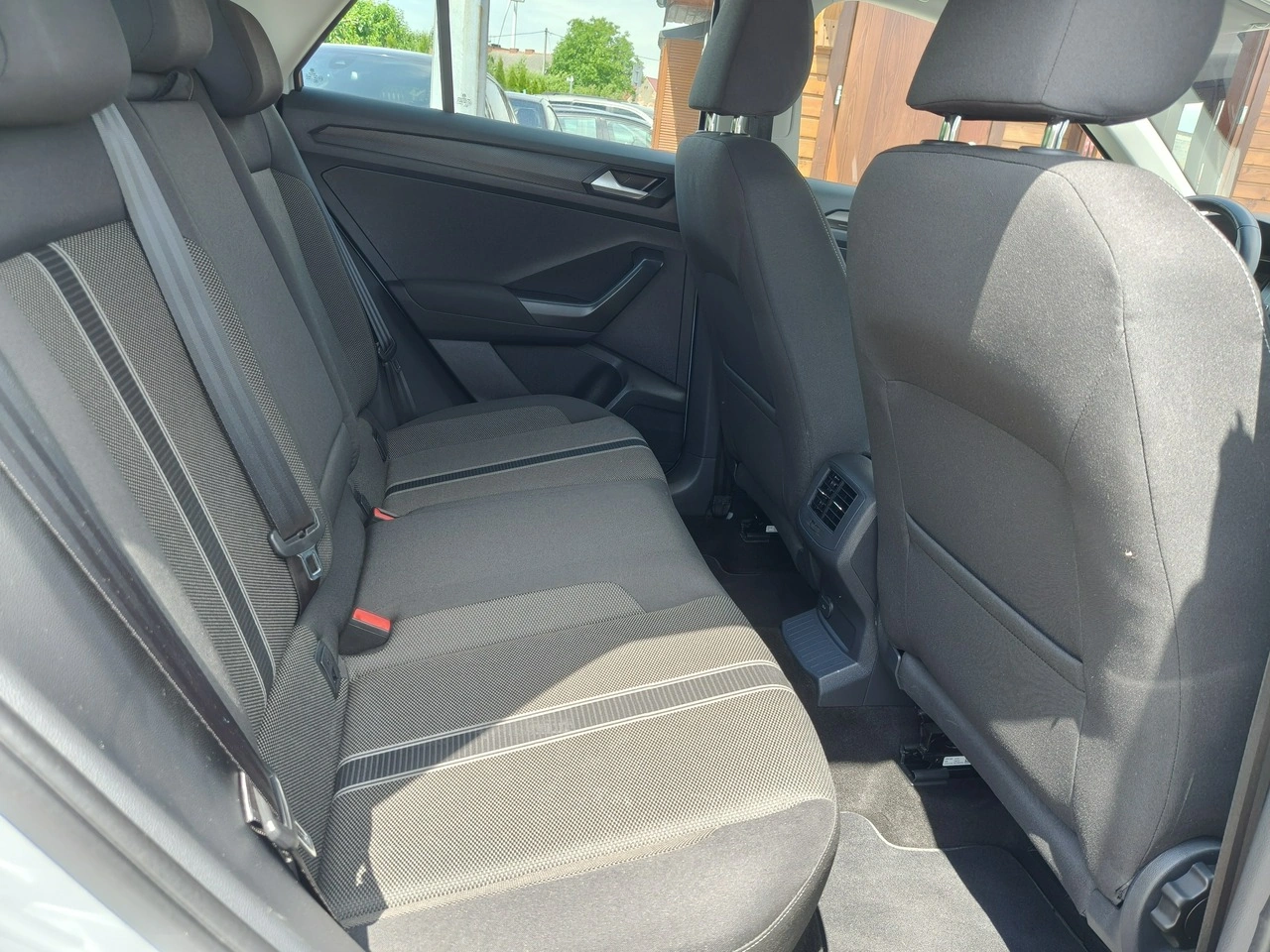 Volkswagen T-Roc - Zdjęcie 24
