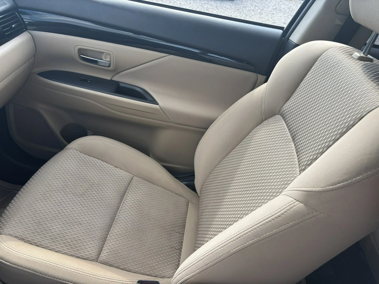 Mitsubishi Outlander - Zdjęcie 28