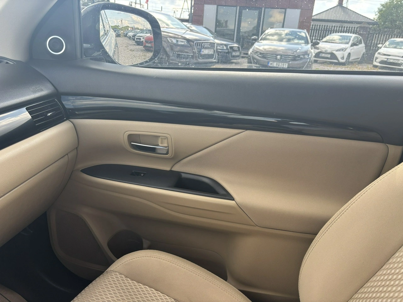 Mitsubishi Outlander - Zdjęcie 29